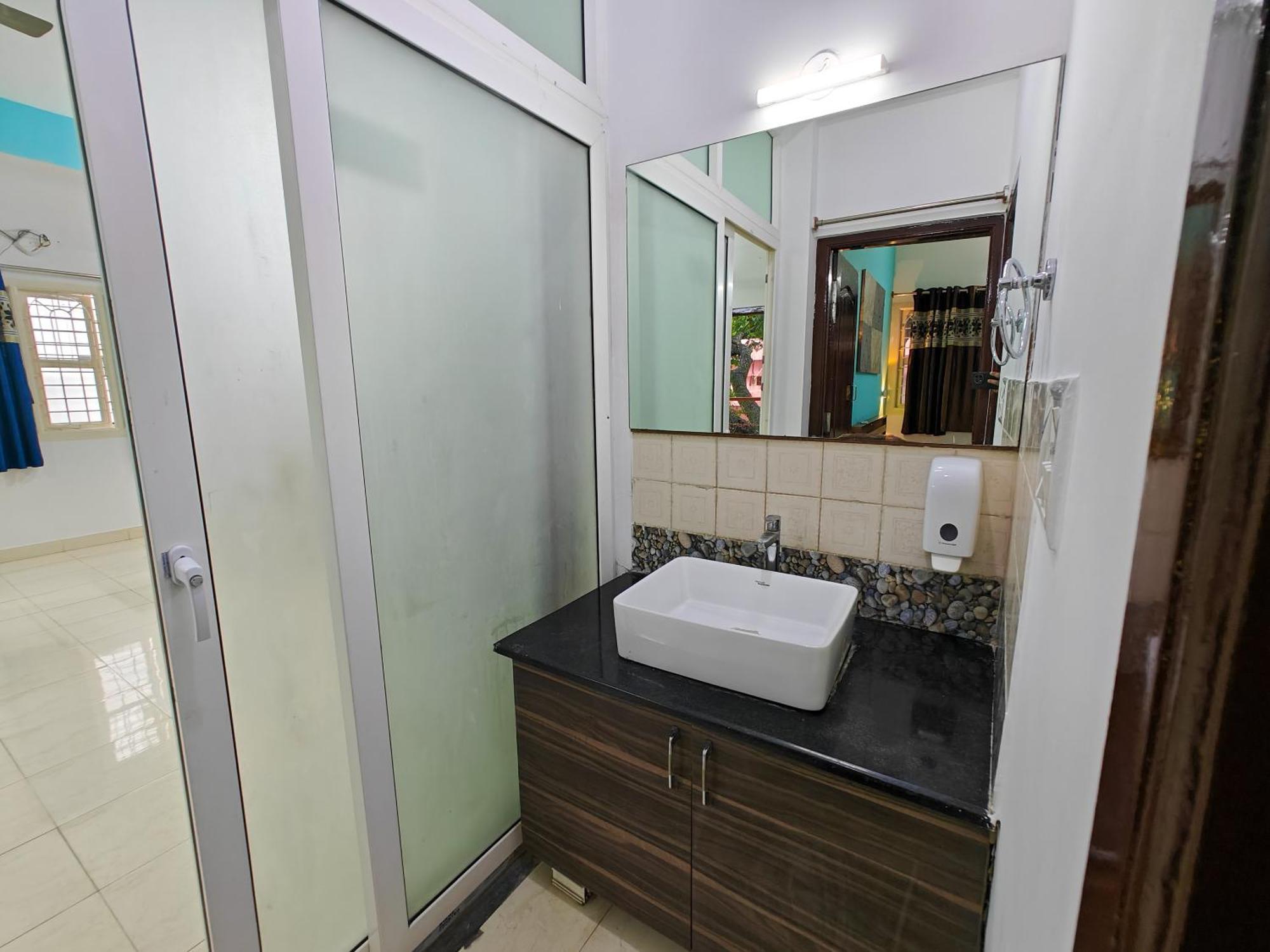 Sampada Homestay Bangalore Bagian luar foto