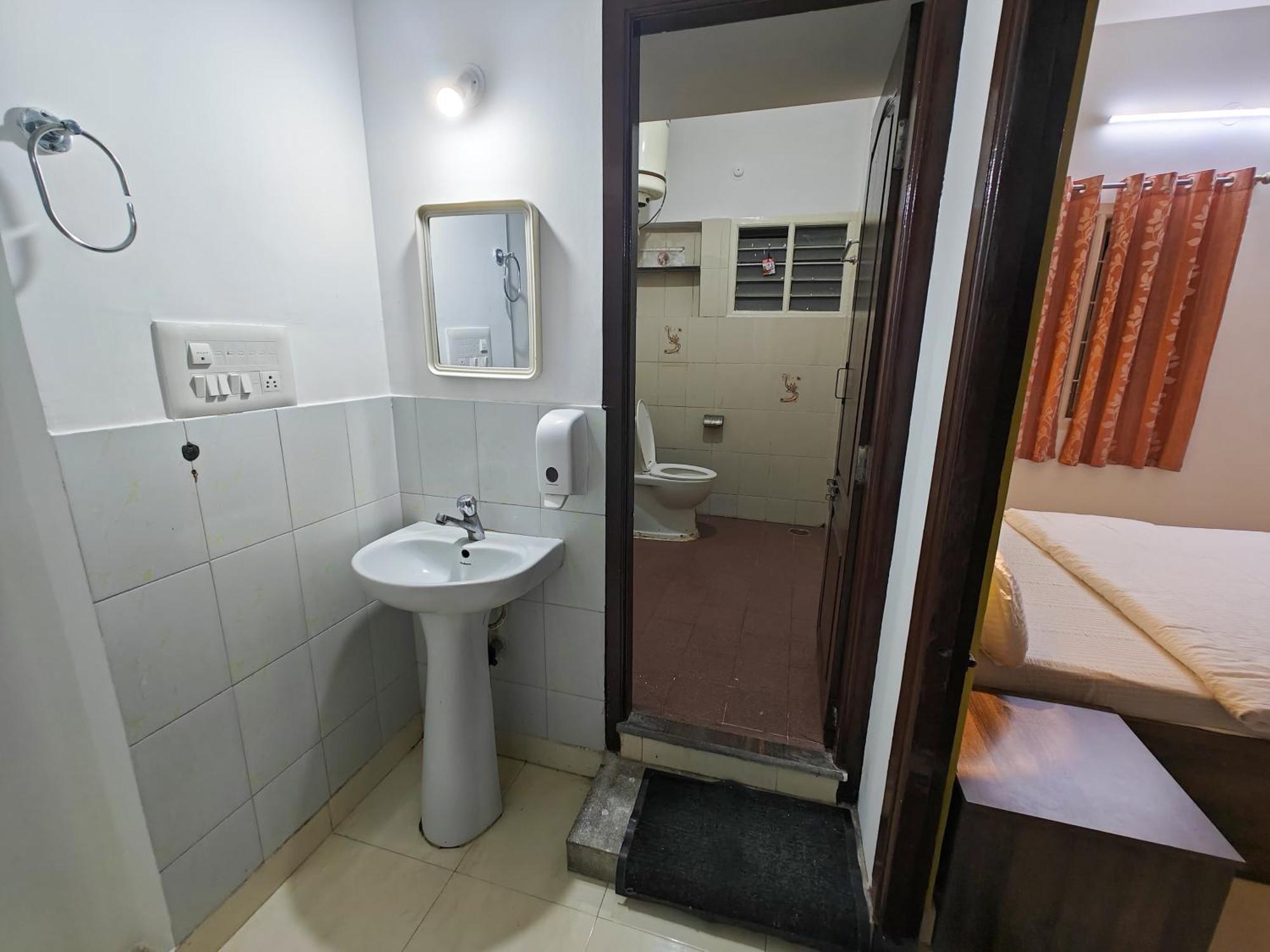 Sampada Homestay Bangalore Bagian luar foto