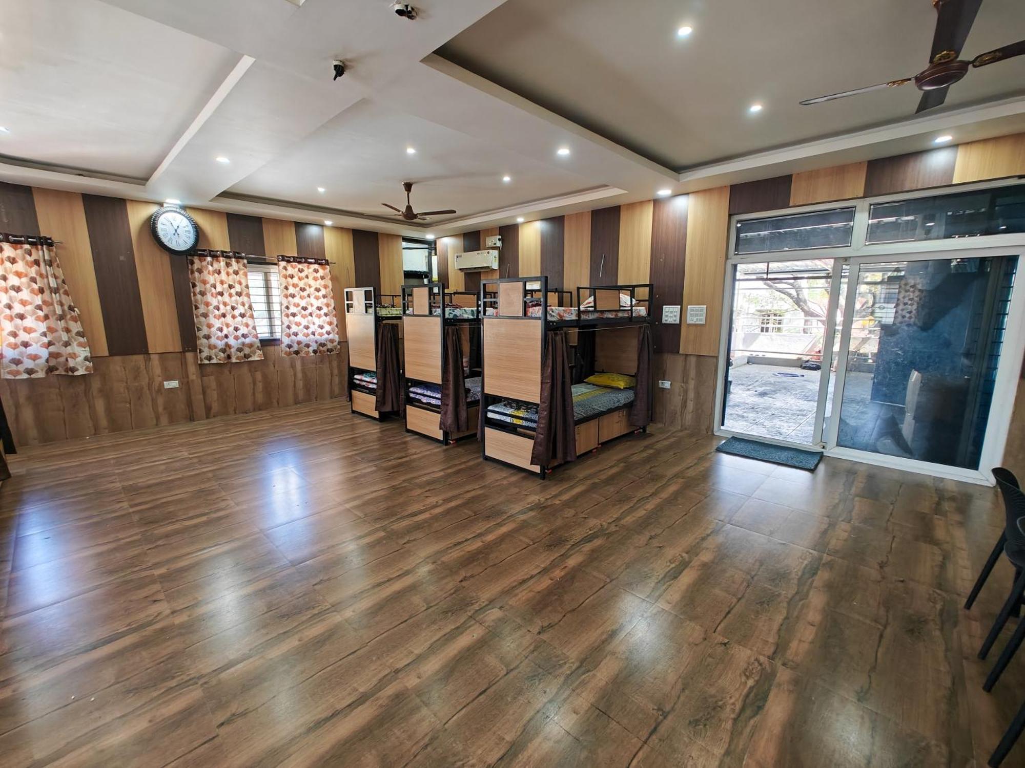 Sampada Homestay Bangalore Bagian luar foto