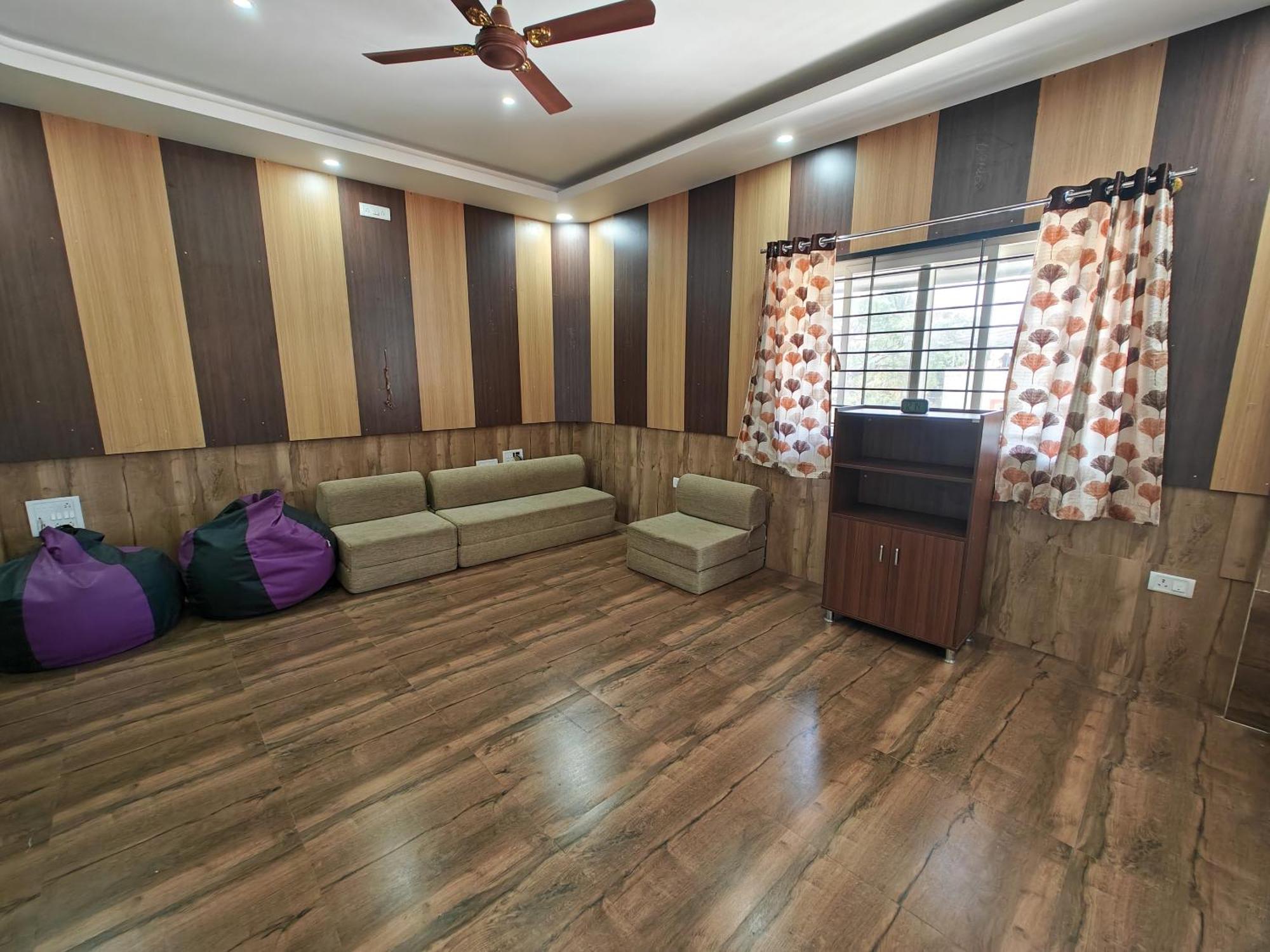 Sampada Homestay Bangalore Bagian luar foto